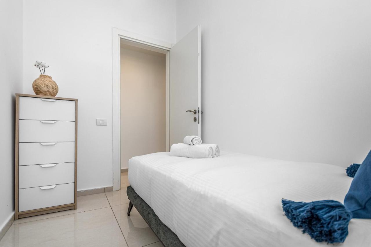 Superb 1,5 Bdr W Balcony Close To The Beach Tel Aviv Eksteriør billede