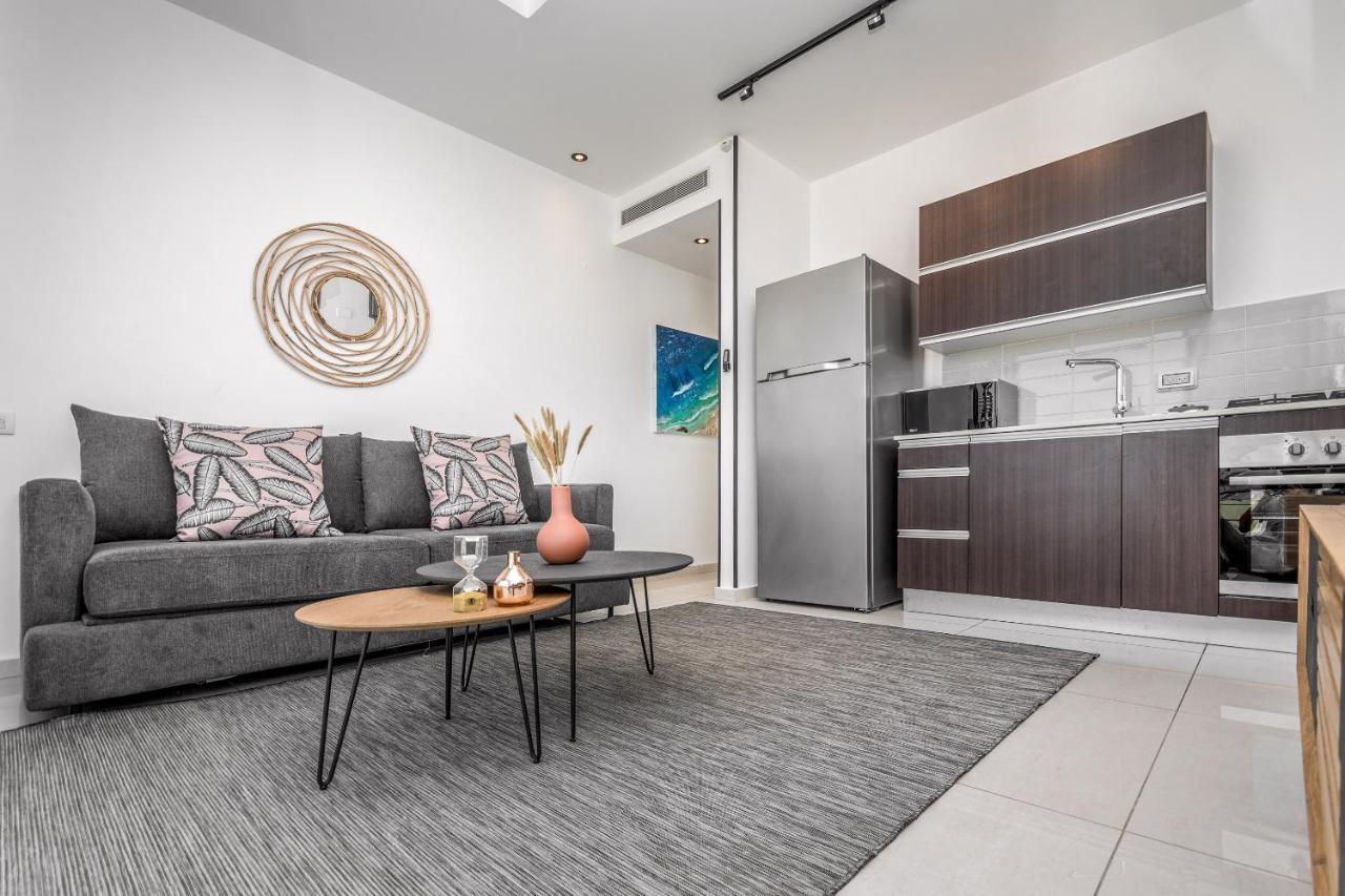 Superb 1,5 Bdr W Balcony Close To The Beach Tel Aviv Eksteriør billede